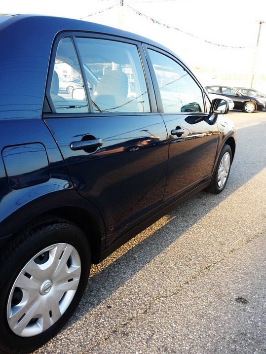 2010 Nissan Versa Crew Cab Standard Box 2-wheel Drive SLE