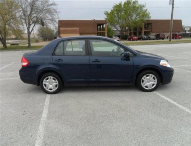 2010 Nissan Versa W/T REG CAB