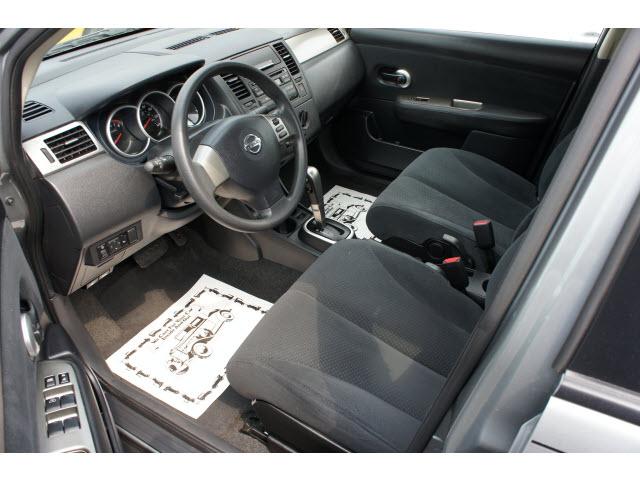 2010 Nissan Versa E43