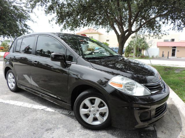 2010 Nissan Versa Carrera C4S