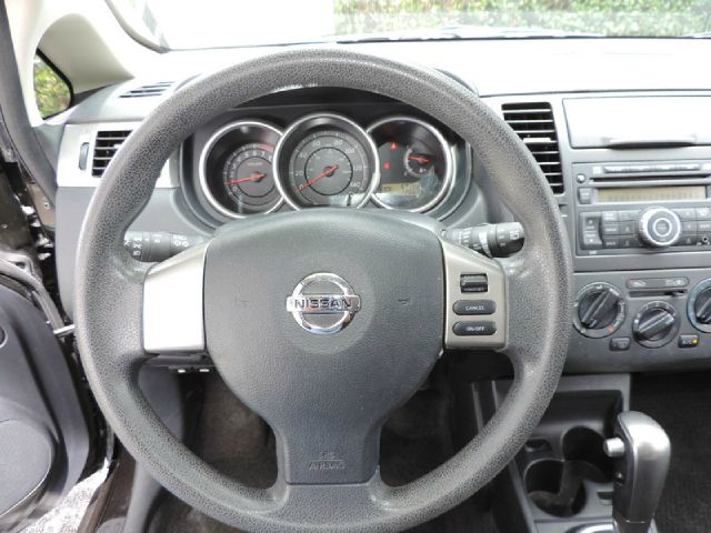 2010 Nissan Versa Carrera C4S