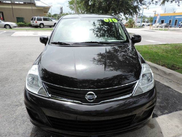 2010 Nissan Versa Carrera C4S