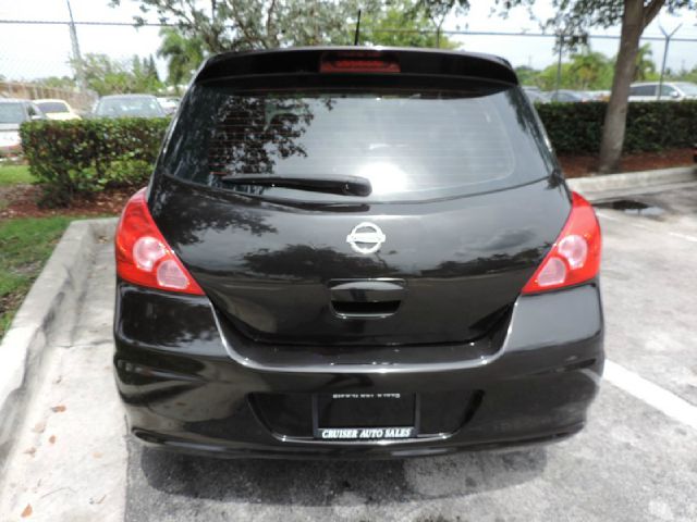 2010 Nissan Versa Carrera C4S