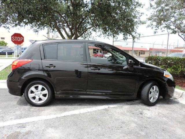 2010 Nissan Versa Carrera C4S