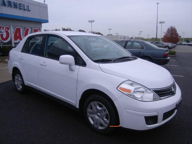 2010 Nissan Versa Unknown