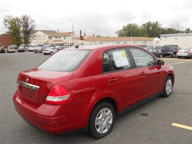 2010 Nissan Versa XR