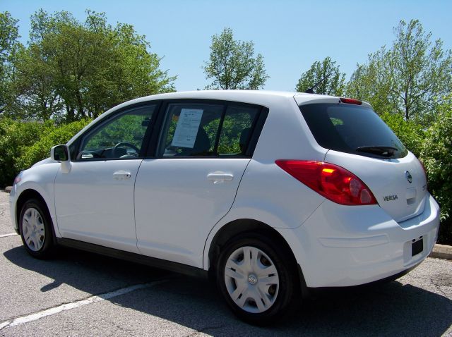 2010 Nissan Versa Carrera C4S