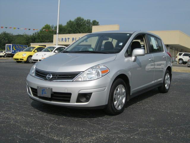 2010 Nissan Versa E43