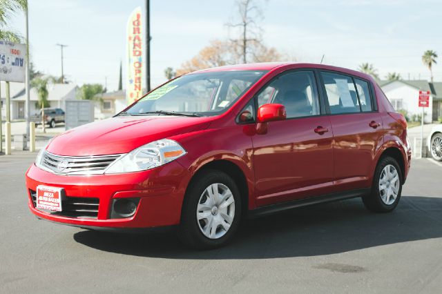 2011 Nissan Versa Carrera C4S