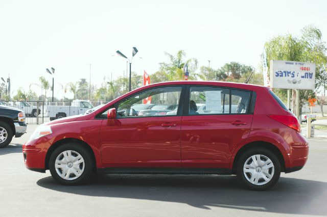 2011 Nissan Versa Carrera C4S