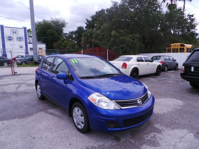 2011 Nissan Versa Carrera C4S