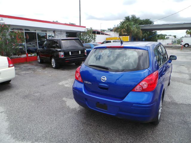 2011 Nissan Versa Carrera C4S