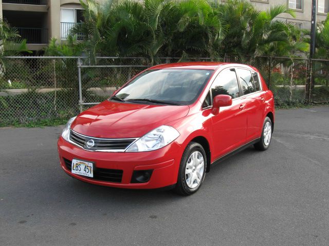 2011 Nissan Versa Carrera C4S