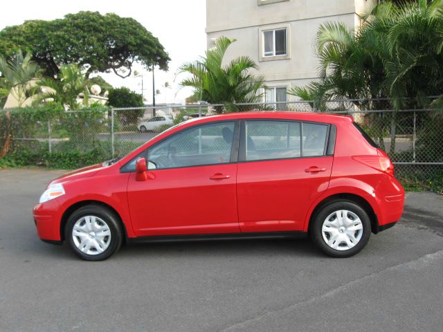 2011 Nissan Versa Carrera C4S