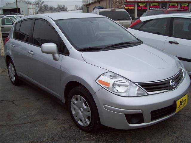 2011 Nissan Versa E43