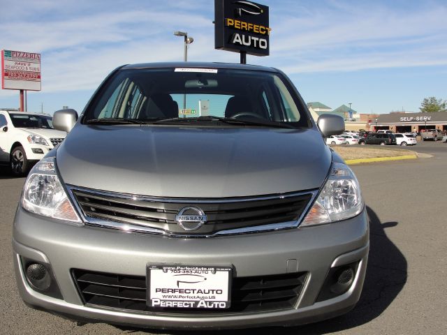 2011 Nissan Versa Carrera C4S