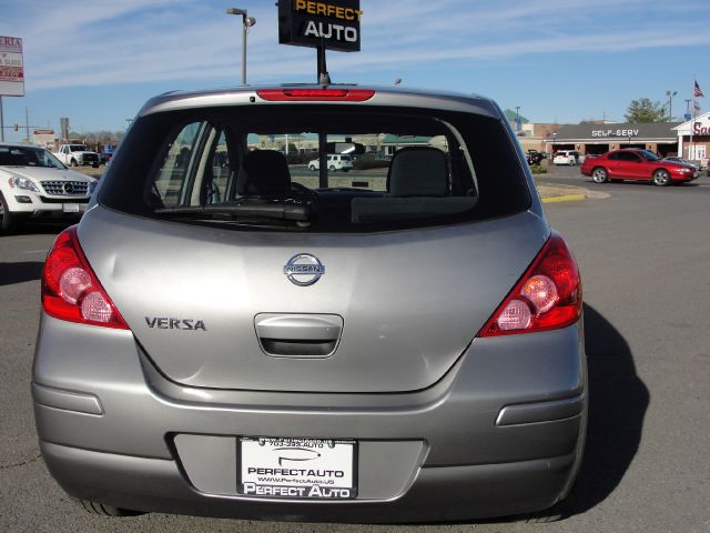 2011 Nissan Versa Carrera C4S