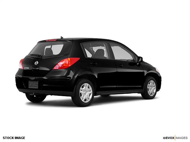 2011 Nissan Versa Quad Cab HEMI SLT