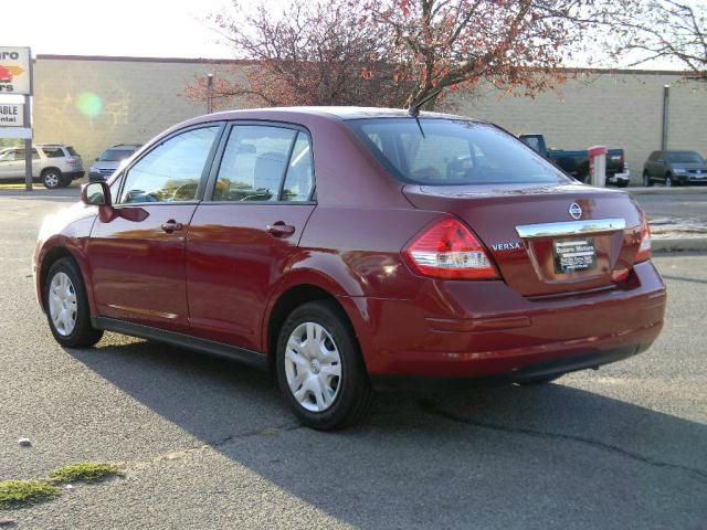 2011 Nissan Versa 1500 SLE 4WD