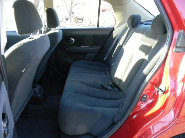 2011 Nissan Versa 1500 SLE 4WD