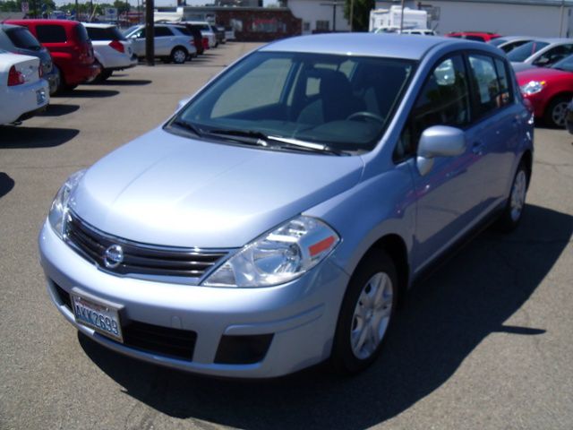 2011 Nissan Versa Carrera C4S