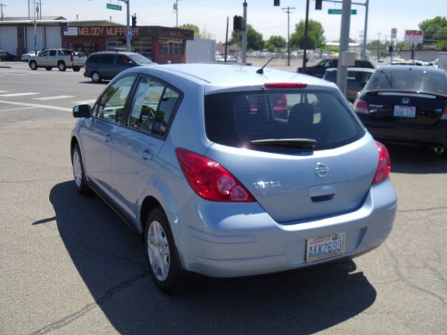 2011 Nissan Versa Carrera C4S