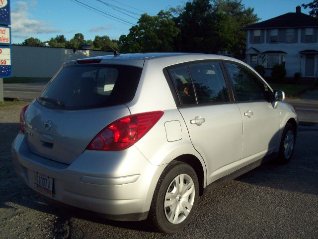 2011 Nissan Versa Carrera C4S