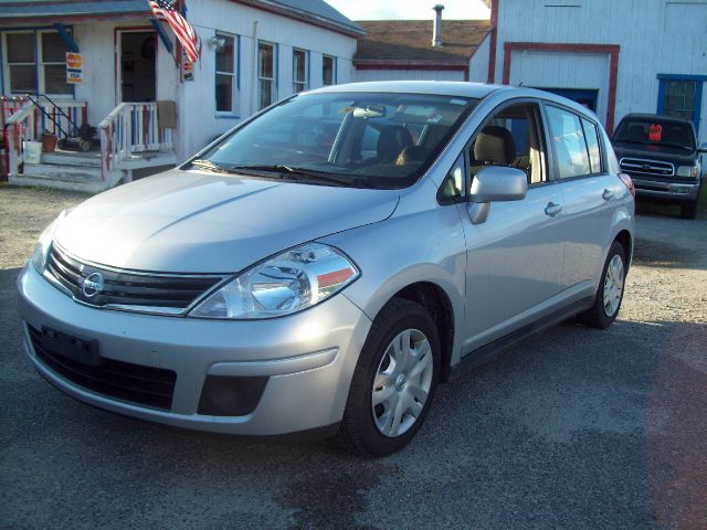 2011 Nissan Versa Carrera C4S