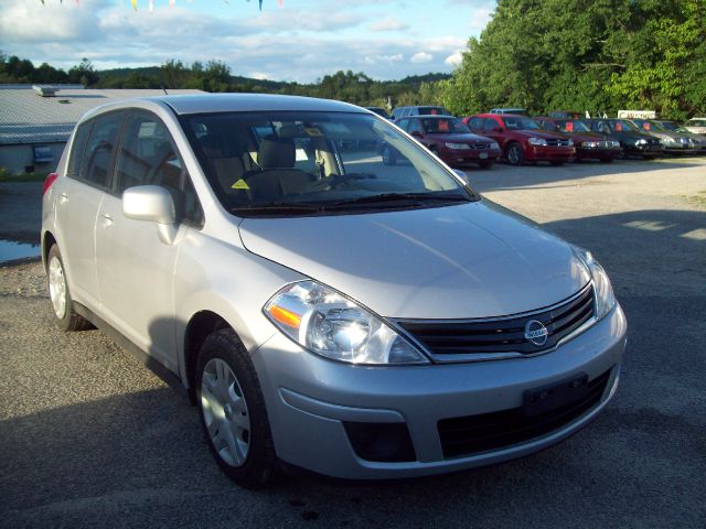 2011 Nissan Versa Carrera C4S