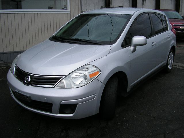 2011 Nissan Versa XR