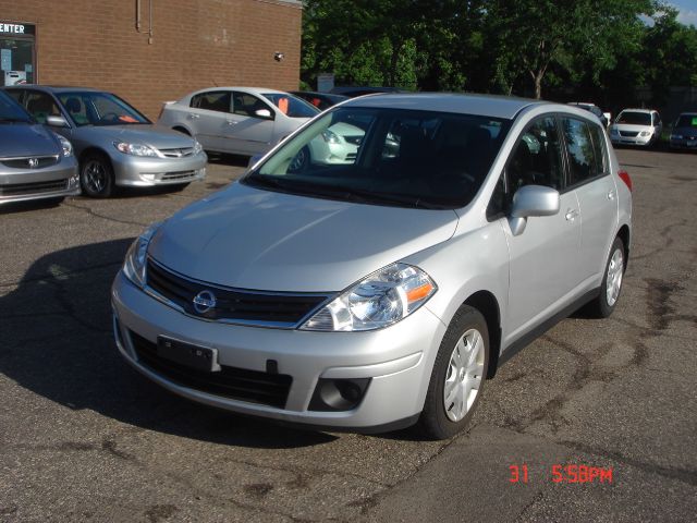 2011 Nissan Versa Carrera C4S