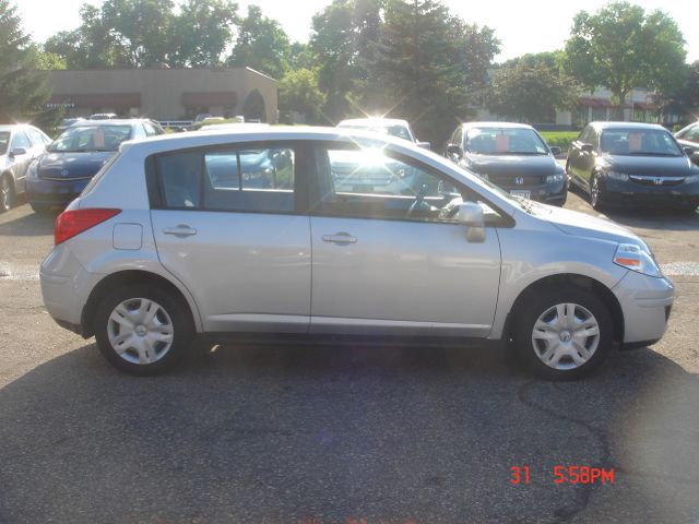 2011 Nissan Versa Carrera C4S