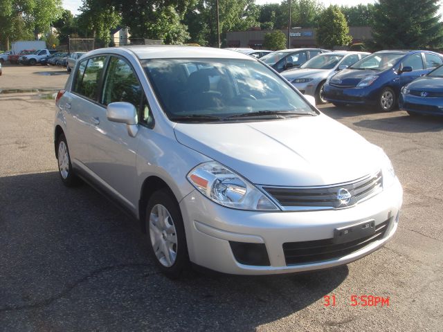 2011 Nissan Versa Carrera C4S