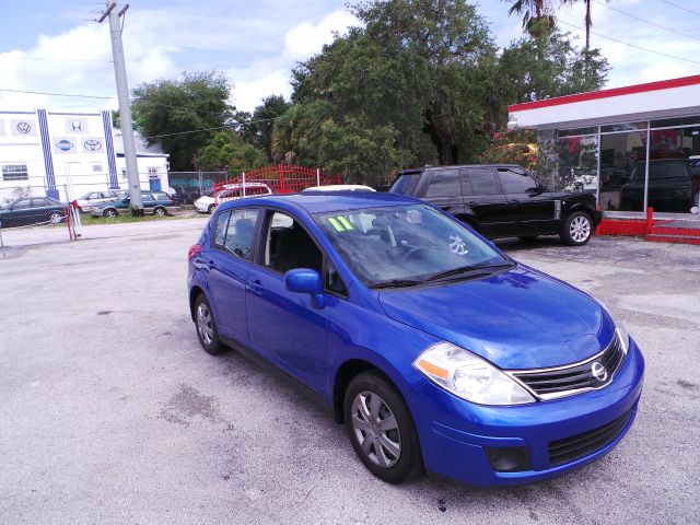 2011 Nissan Versa Carrera C4S