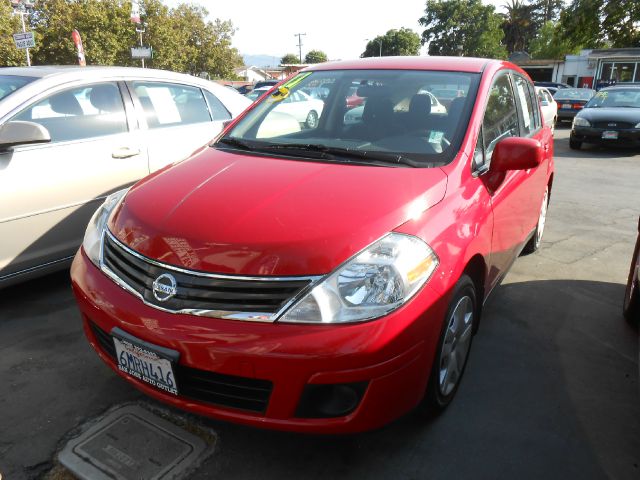 2011 Nissan Versa Carrera C4S