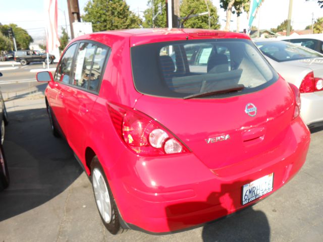 2011 Nissan Versa Carrera C4S