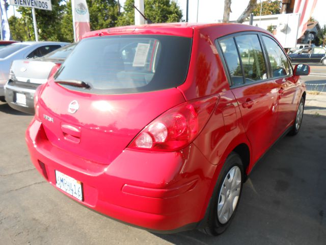 2011 Nissan Versa Carrera C4S