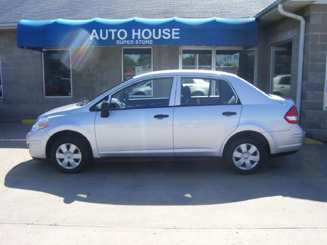 2011 Nissan Versa Ws6 Lt 1