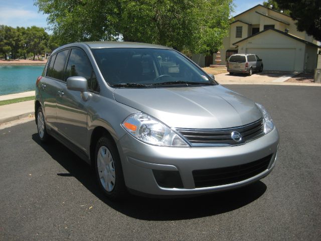 2011 Nissan Versa Carrera C4S