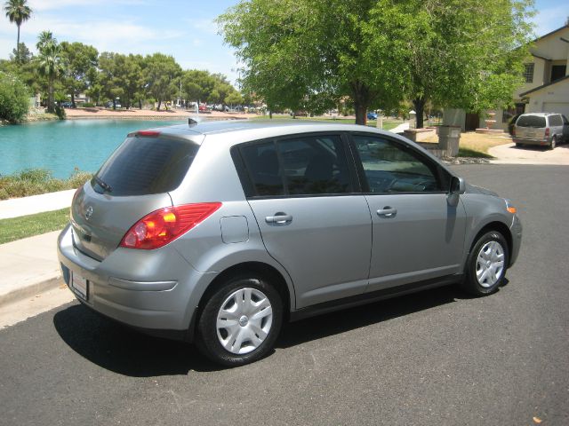 2011 Nissan Versa Carrera C4S