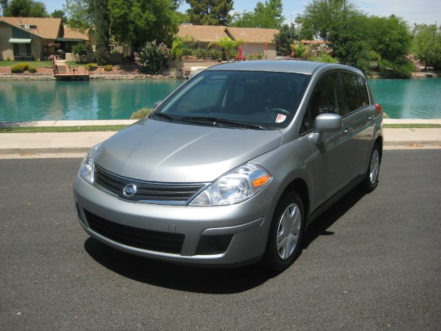 2011 Nissan Versa Carrera C4S