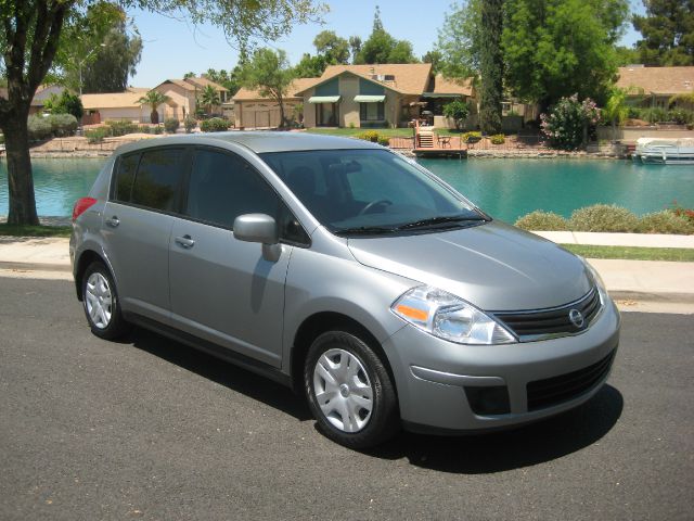 2011 Nissan Versa Carrera C4S