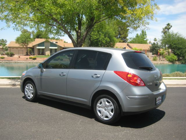 2011 Nissan Versa Carrera C4S