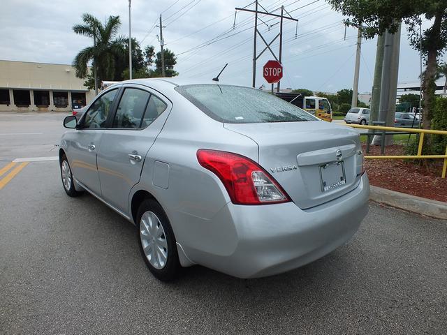 2012 Nissan Versa Unknown