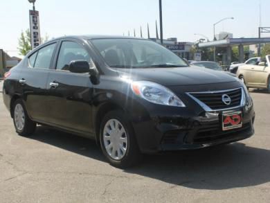 2012 Nissan Versa LT 5 1/4 Ft