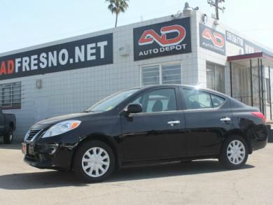 2012 Nissan Versa LT 5 1/4 Ft