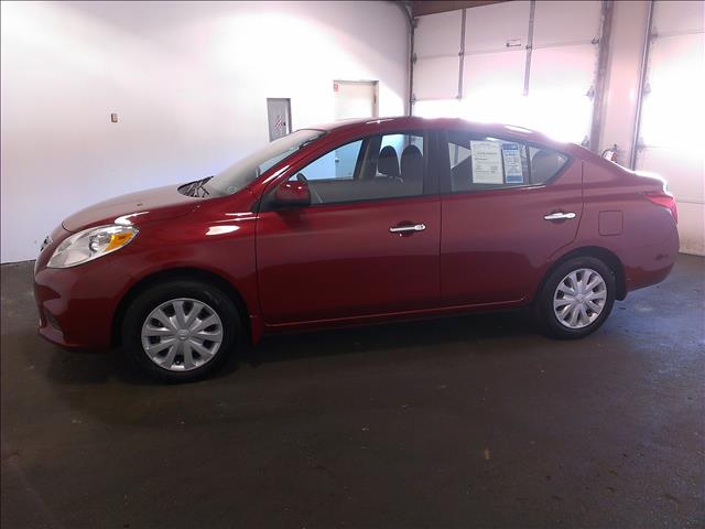 2012 Nissan Versa 745lilow Milesmint Condtionclean Carfax Se