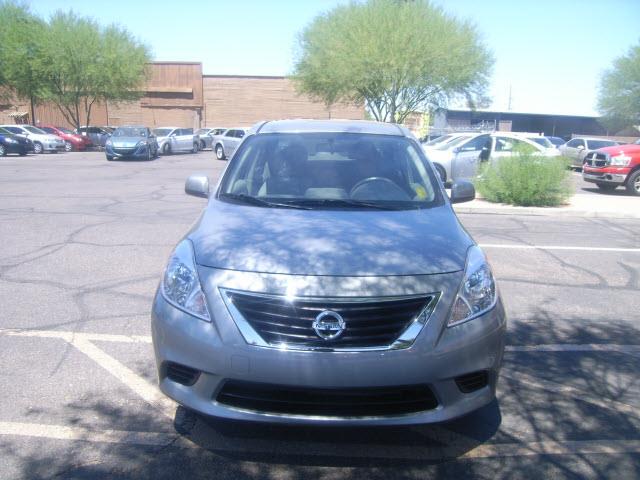 2012 Nissan Versa Unknown