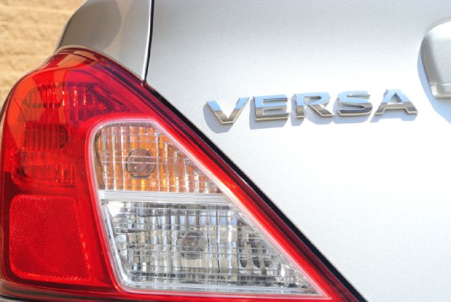 2012 Nissan Versa Track Edition 3.8