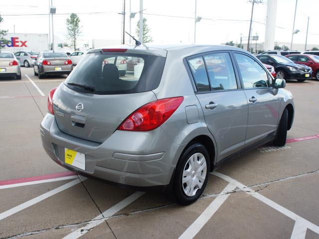 2012 Nissan Versa E43